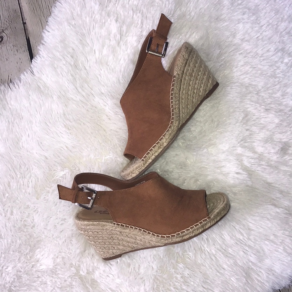 Crown Vintage wedges